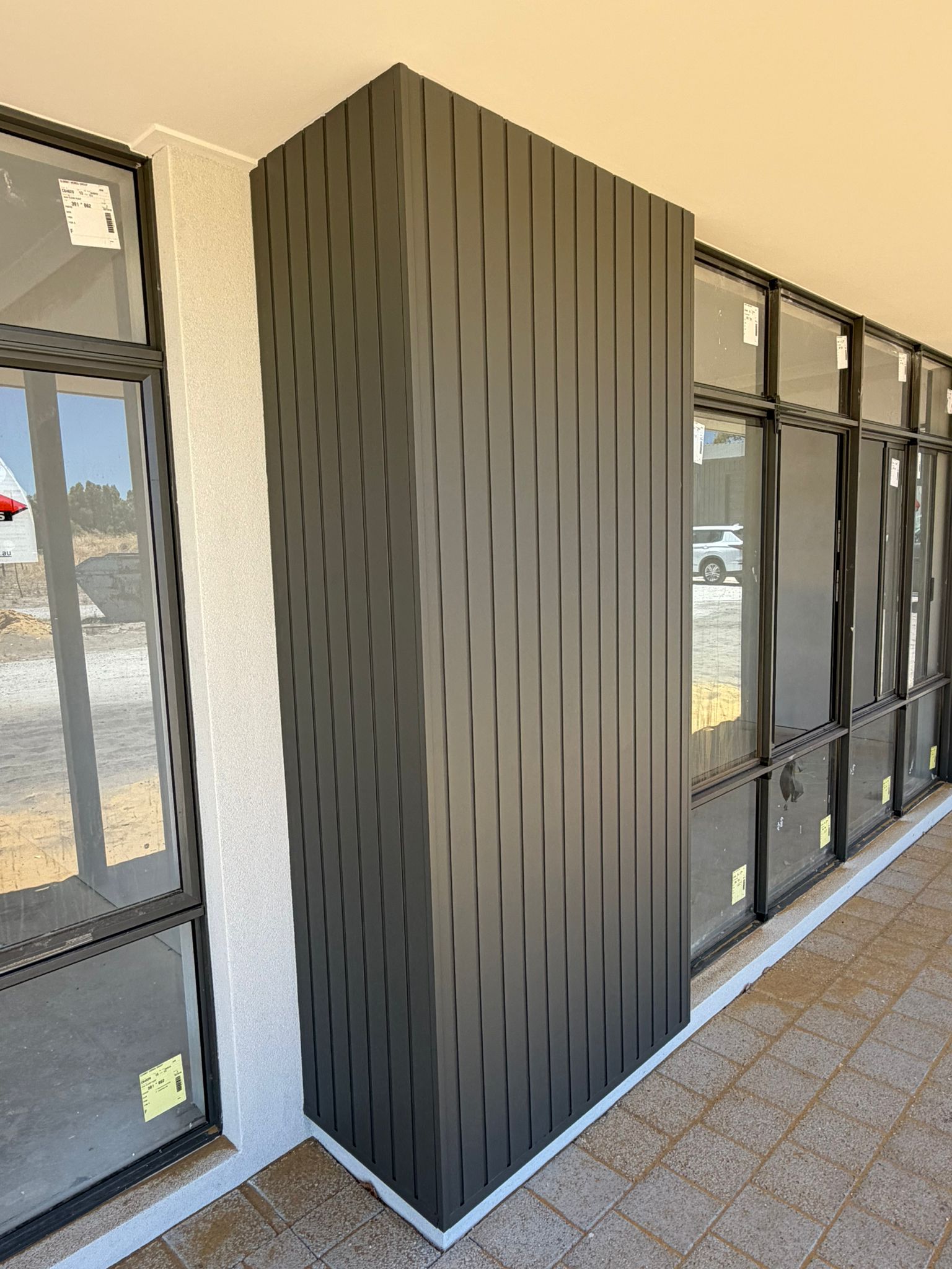 Commercial pillar painting